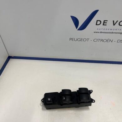 Peugeot iOn iOn Combischakelaar ramen 2016 6490RA