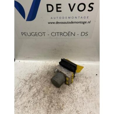 Peugeot 607 2.0 HDiF 16V ABS Pomp RHR 2007 4541N0-4541N1