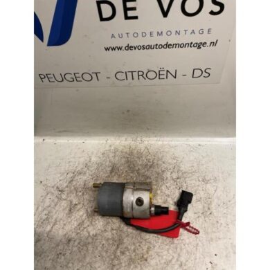 Peugeot 607 2.2 HDi 16V FAP ESP pomp 4HX 2004 454904