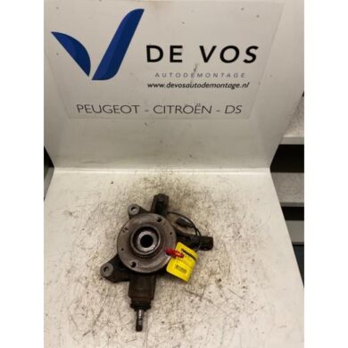 Peugeot 308 1.6 16V GTI Fusee links-voor 2011 3646C0