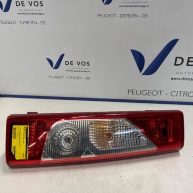 Peugeot Expert 2.0 HDiF 16V 130 4x4 Achterlicht rechts 2015 6351AH