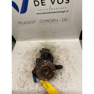 Peugeot 207  Fusee links-voor 2011 364690