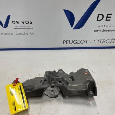 Opel Mokka 1.2 Turbo 12V Alternator lower bracket HPW-HN09 2023 9851306380