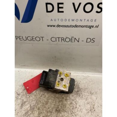 Peugeot 605 3.0 SV,Executive V6 24V ABS Pomp XFZ 1999 454139-100900