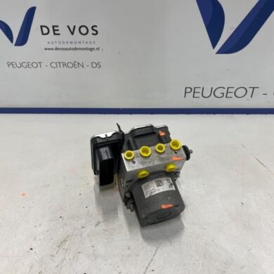 Peugeot 208 e-208 50 kWh ABS Pomp ZKX-ZK01 2023 1682799480-9842417680