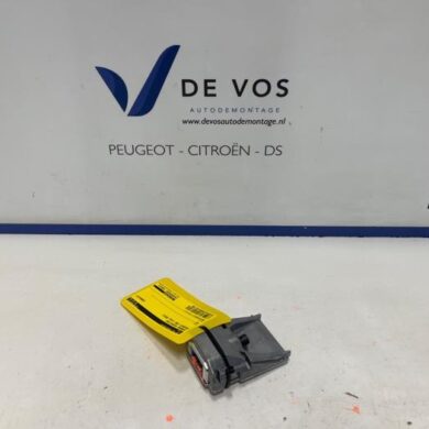 Peugeot 208 e-208 50 kWh Camera voorzijde 2023 9851326280-1681924680-1692663280