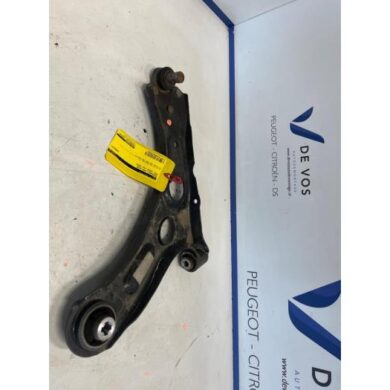 Opel Corsa 1.2 12V 75 Front wishbone, left 2024 9857903080