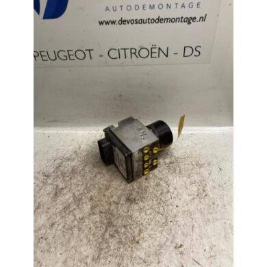 Peugeot 407 2.7 HDi V6 24V ABS Pomp UHZ 2006 4541R9