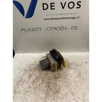 Peugeot 607 2.0 HDiF 16V ABS Pomp RHR 2006 4541N0-4541N1