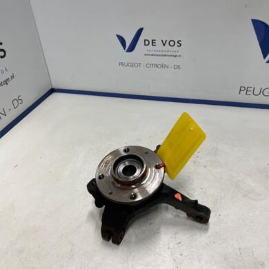 Peugeot 208 e-208 50 kWh Fusee links-voor 2023 9826878080