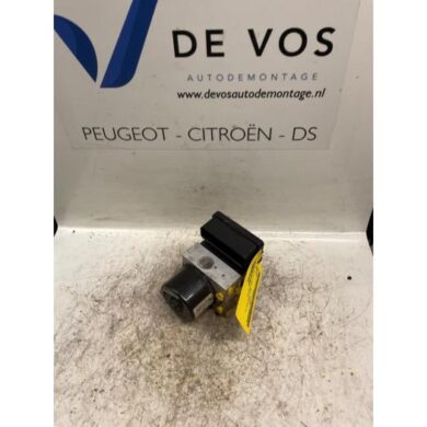 Peugeot 4007 2.2 HDiF 16V ABS Pomp 4HN 2007 4541CF