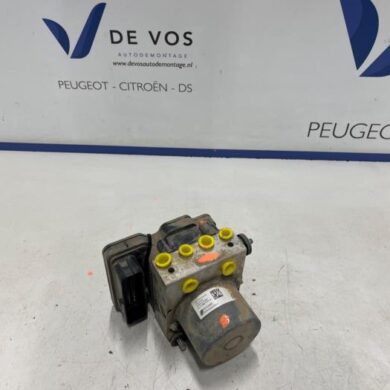 Peugeot Partner 1.5 BlueHDi 100 ABS Pomp YHT-YH01 2022 9845052680-1680769880-1694009680