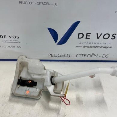 Opel Crossland X  Front windscreen washer reservoir 2019 YQ00181380