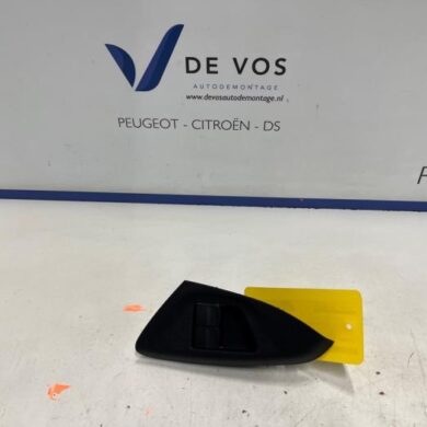 Peugeot 108 1.0 12V VVT-i Combischakelaar ramen 2019 B000892480