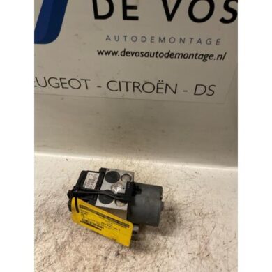 Peugeot 306 1.8i 16V ABS Pomp LFY 1999 454135