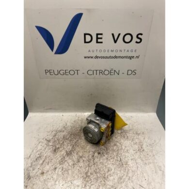 Peugeot 2008 1.2 Vti 12V PureTech 82 ABS Pomp HM01-HMZHM01 2013 1610036780