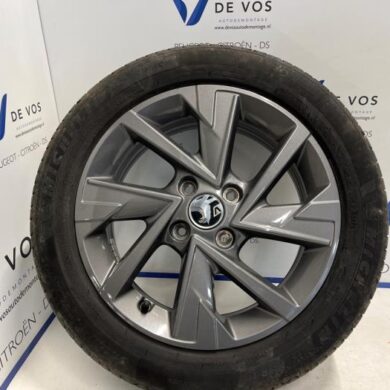 Opel Corsa 1.2 12V 75 Wheel + tyre 2024 98472289ZV