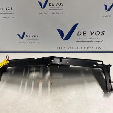 Opel Astra 1.6 Plug-in Hybrid Turbo 16V Front panel 2024 9839954180