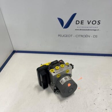 Peugeot 308 1.2 12V e-THP PureTech 110 ABS Pomp HNP-HN05 2018 1637315880-1682598980-9826694380