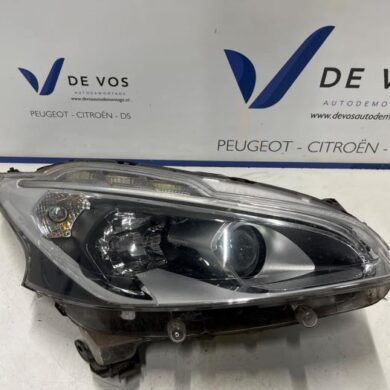 Peugeot 208 1.2 Vti 12V PureTech 82 Koplamp rechts 2015 9810805880-1685352780