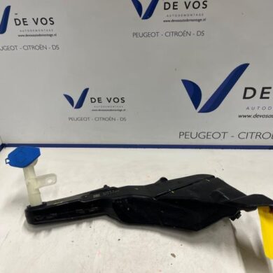 DS Automobiles DS4  Front windscreen washer reservoir 2024 9843214980