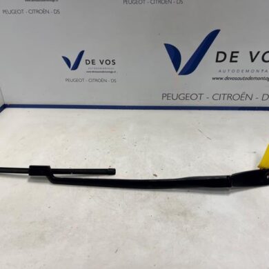 Peugeot 508  Front wiper arm 2024 9823610280