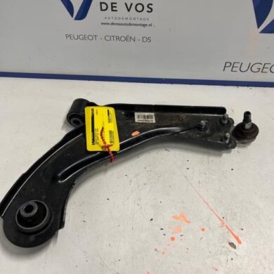 Opel Astra 1.6 Plug-in Hybrid Turbo 16V Draagarm rechts-voor 2024 9846329280