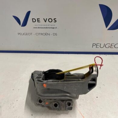 Opel Astra 1.6 Plug-in Hybrid Turbo 16V Engine mount 5G11 2024 9835587580