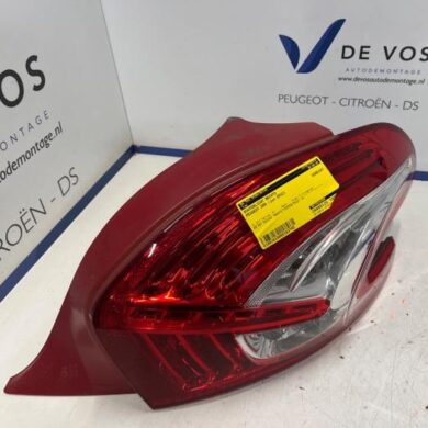 Peugeot 208 1.4 16V Achterlicht rechts 2012 9672628380