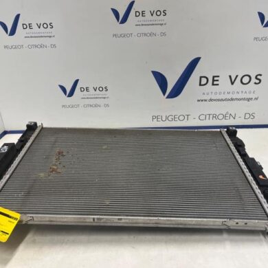 Peugeot 408 1.2 12V PureTech 130 Radiateur HNS-HN05 2023 9675747980