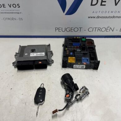 Peugeot 308 1.2 12V e-THP PureTech 110 Engine management computer HNP-HN05 2018 9829492880-1634857980-1677613980