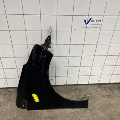 Peugeot 208 1.4 16V Front wing, right 2012 9672971480