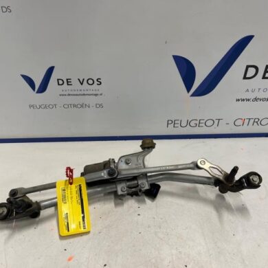 Opel Corsa 1.5 CDTI 100 Front wiper motor 2022 9824784980