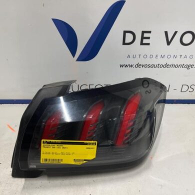 Peugeot 208 1.2 Vti 12V PureTech 100 Taillight, right 2021 9823216680
