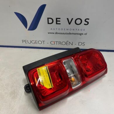 Peugeot Expert 1.5 BlueHDi 100 Achterlicht rechts 2021 9808243080