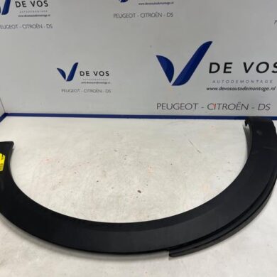 Opel Grandland X 1.2 Turbo 12V Hybrid 136 Wheel arch strip 2025 98476905XT