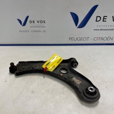 Peugeot 208 1.2 Vti 12V PureTech 100 Front wishbone, left 2021 9857903080
