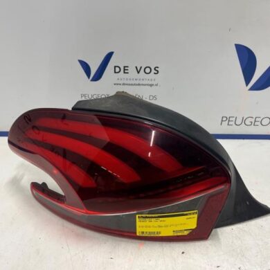 Peugeot 208 1.2 Vti 12V PureTech 82 Rücklicht links 2018 9825601280