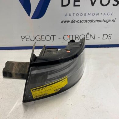 Opel Grandland X 1.2 Turbo 12V Hybrid 136 Taillight, right 2025 9847974280