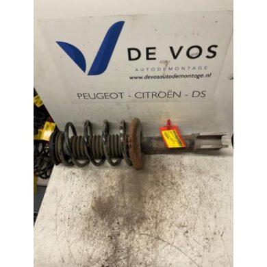 Peugeot 308 1.6 VTI 16V Stoßdämpferstrebe links vorne 2008 520803-5002TA