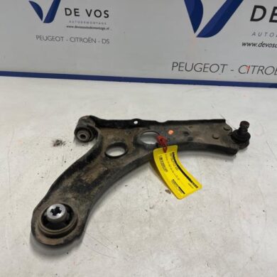 Opel Corsa 1.5 CDTI 100 Front wishbone, right 2022 9857897880