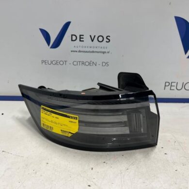 Opel Grandland X 1.2 Turbo 12V Hybrid 136 Taillight, left 2025 9847974480