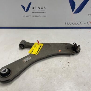 Peugeot 2008 e-2008 50 kWh Front wishbone, right 2021 9831682780-9830190580