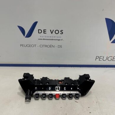 Peugeot 208 1.2 Vti 12V PureTech 100 Heater control panel 2021 98261078XU