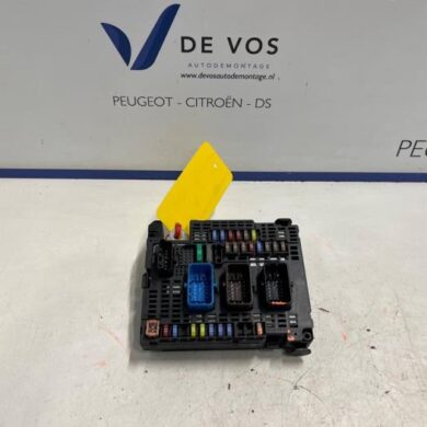 Peugeot 5008 1.2 12V e-THP PureTech 130 Zekeringkast 2018 9810296180