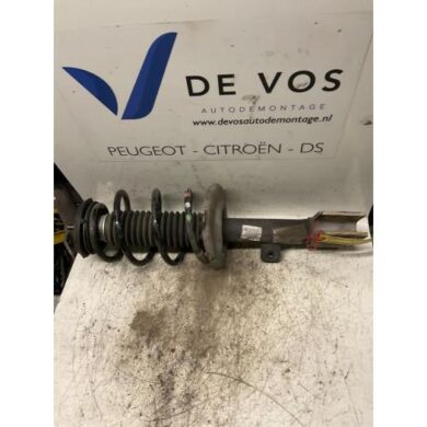 Peugeot 308 1.6 HDi Stoßdämpferstrebe rechts vorne 2011 5002TN-520804