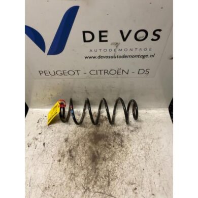Peugeot 208 1.6 16V THP 155 Rear coil spring 2013 9673406180