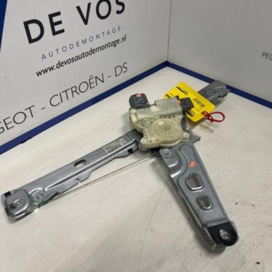 Peugeot 5008 1.6 BlueHDi 115 Window mechanism 4-door, front left 2016 9221FF