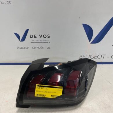 Peugeot 208 1.2 Vti 12V PureTech 75 Rücklicht rechts 2022 9823216580