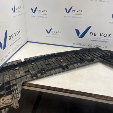Citroen C5 Aircross 1.2 e-THP PureTech 130 Beschermplaat bodem 2020 9818041180-9855204080